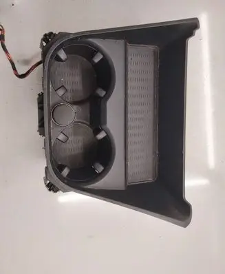 Cup holder front