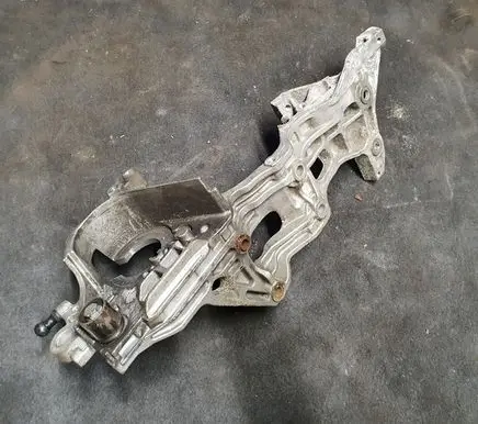 Skoda Octavia Mk3 (5E) Generator/alternator bracket 04L903143B
