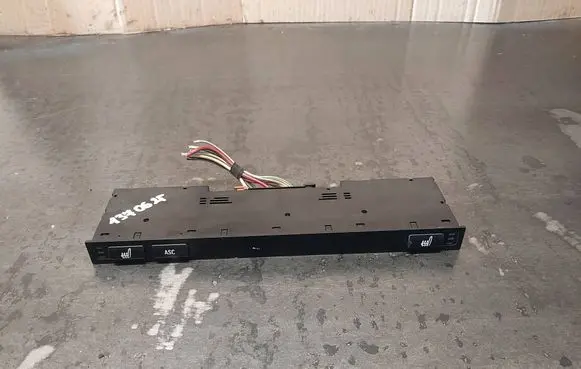 BMW 5 E39 Seat heating switch 8373712 61318373712
