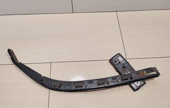 Honda Accord Headlight/headlamp mounting bracket 