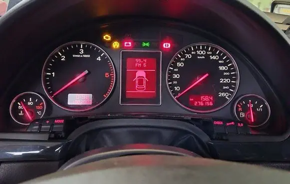 Speedometer (instrument cluster)