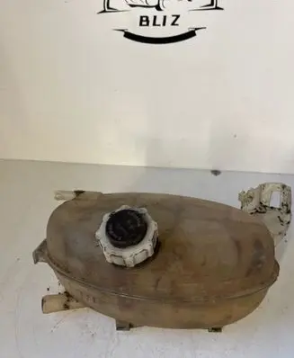 Coolant expansion tank/reservoir