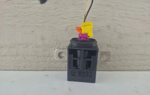 Audi A6 S6 C6 4F Battery relay fuse 4F0915519