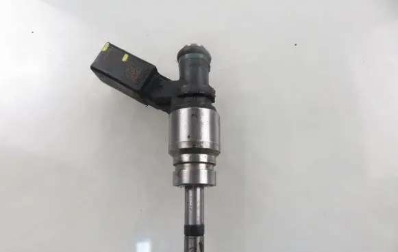 Audi Q7 4L Fuel injector 079036C 079906036C