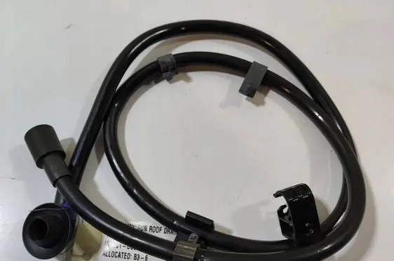 Tesla Model S Rain gutter 1013244-00-F 101324400F 1013244