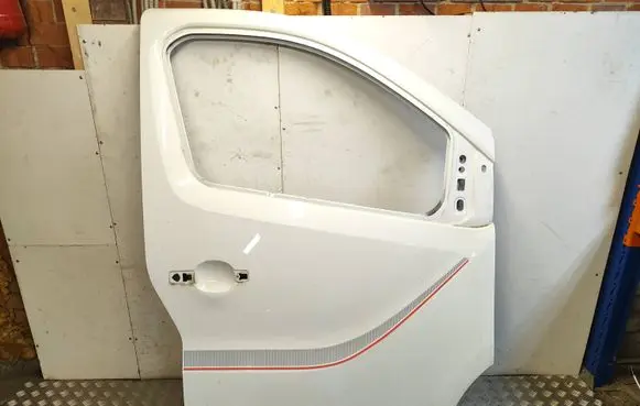 Renault Trafic III (X82) Front door