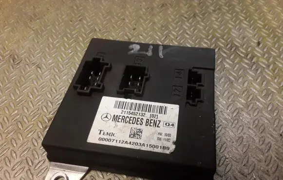 Mercedes-Benz E W211 Central body control module 2115452132 A2115452132