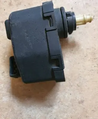 Audi A6 S6 C4 4A Headlight level adjustment motor 00437551 8A0941295