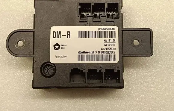 Chrysler Pacifica Door control unit/module 68225096AG A2C7475250700