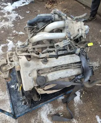 Mazda 323 F Engine