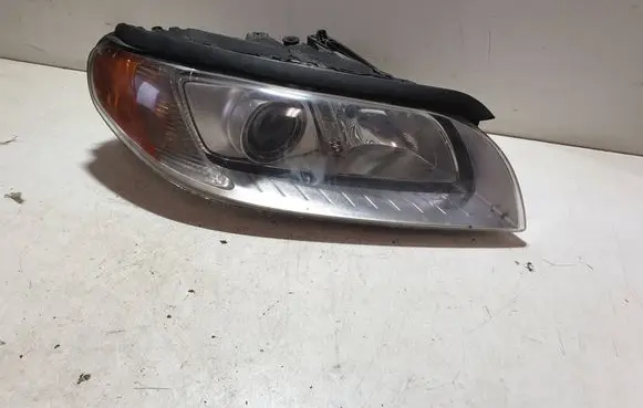 Volvo XC70 Headlight/headlamp 20001020