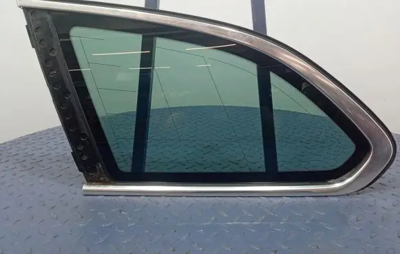 BMW 5 F10 F11 Rear side window 7199989
