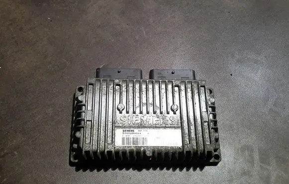 Renault Megane I Engine control unit/module S105280024A