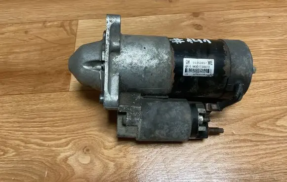 Opel Insignia A Starter motor 55353857 M001T30072