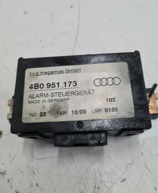 Audi A4 S4 B5 8D Alarm control unit/module 4B0951173