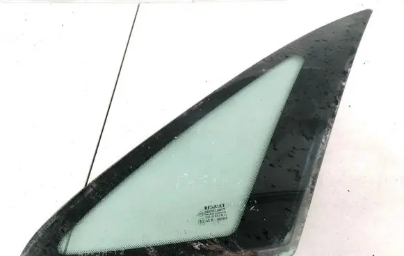 Renault Laguna I Rear side window