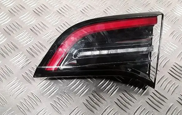 Tesla Model Y Tailgate rear/tail lights 150208900b