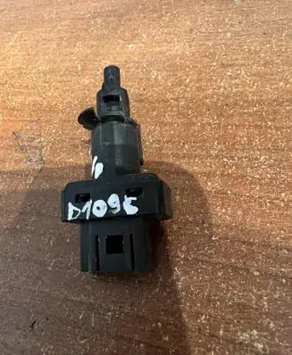 Mercedes-Benz CLA C117 X117 W117 Clutch pedal sensor A0065451014 D1096