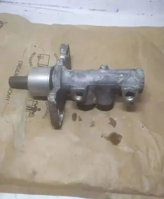 Audi A6 S6 C5 4B Master brake cylinder 11973