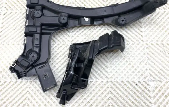 Cupra Formentor Rear bumper mounting bracket 5FF807393