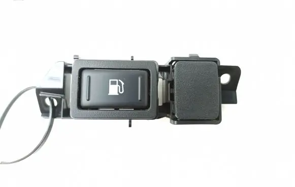 Nissan Navara D23 Fuel tank opening switch 681RU4JA0A