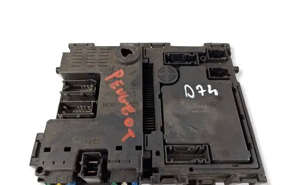 Peugeot 206 Fuse module 9626460880