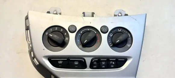 Ford Focus Climate control unit BM5T19980BD E1062772