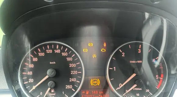 Speedometer (instrument cluster)