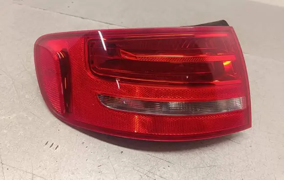 Audi A4 S4 B8 8K Tailgate rear/tail lights 020714L 8K9945095