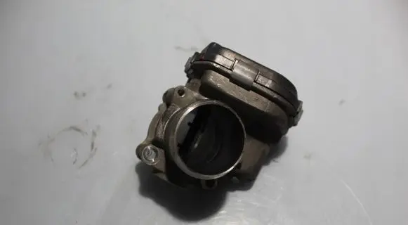 Peugeot 208 Throttle valve 28098656
