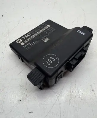 Audi A3 S3 A3 Sportback 8P Gateway control module 1K0907530G 1K0907951
