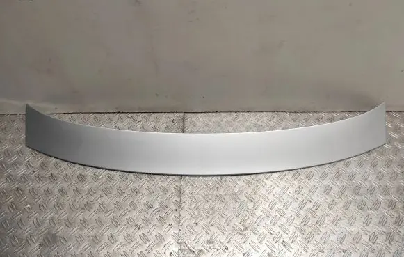 Tailgate/trunk spoiler