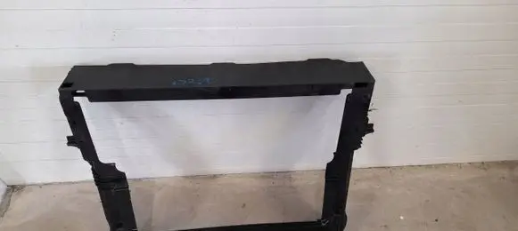 Jaguar F-Pace Front arch trim 8686680