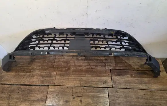 Renault Captur II Front bumper lower grill 620260503R