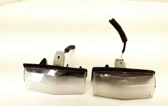 Toyota RAV 4 (XA40) Number plate light