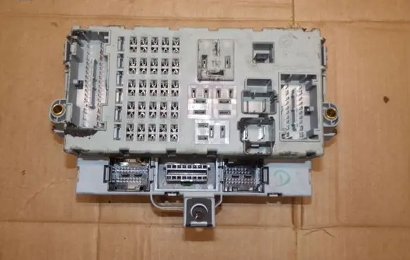 Fiat Punto (188) Fuse module 46774358NPL
