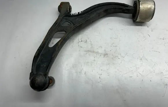 Ford Explorer VI Front lower control arm/wishbone GB533A052