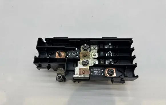 Ford Ecosport Fuse module HU5T14A094FB