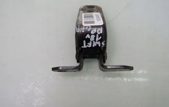 Suzuki Swift III Front door upper hinge