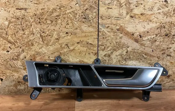 Audi A6 S6 C6 4F Front door interior handle 4F0837020B