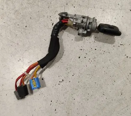 Peugeot 607 Ignition lock N0500109