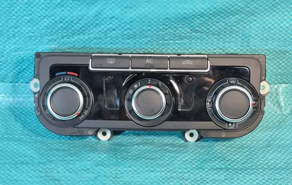 Volkswagen Golf VI Climate control unit 3C8907336 5HB00975100