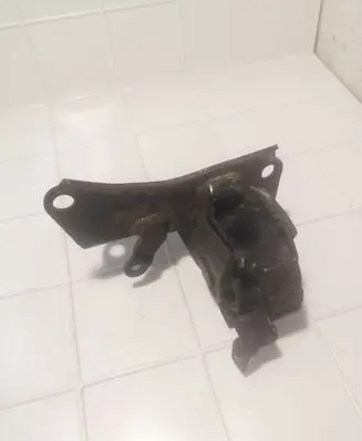 Toyota Corolla Verso AR10 Engine mount bracket 123720R010