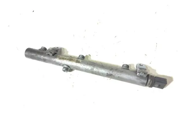 Mercedes-Benz E W211 Fuel main line pipe A6420702595 0916100717