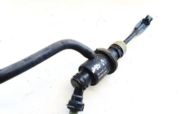 Renault Kadjar Clutch master cylinder 306104ba1a 0111601