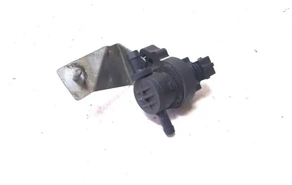 Mercedes-Benz C W204 Turbo solenoid valve A2044760136