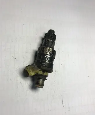 Mazda 626 Fuel injector 1955001330