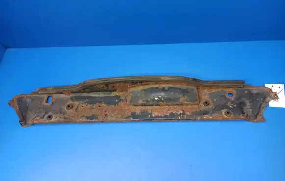 Jaguar XJS Top upper radiator support slam panel