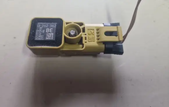 Opel Corsa D Airbag deployment crash/impact sensor 13262362