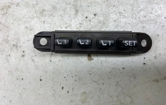 Lexus IS 220D-250-350 Seat memory switch 15A988 15A989